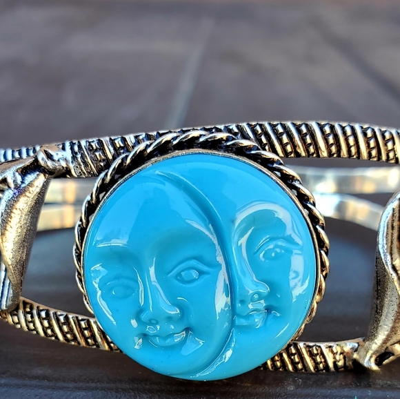 New Carved Double Moon Face 925 Silver Cuff Bracelet. - Picture 3 of 14